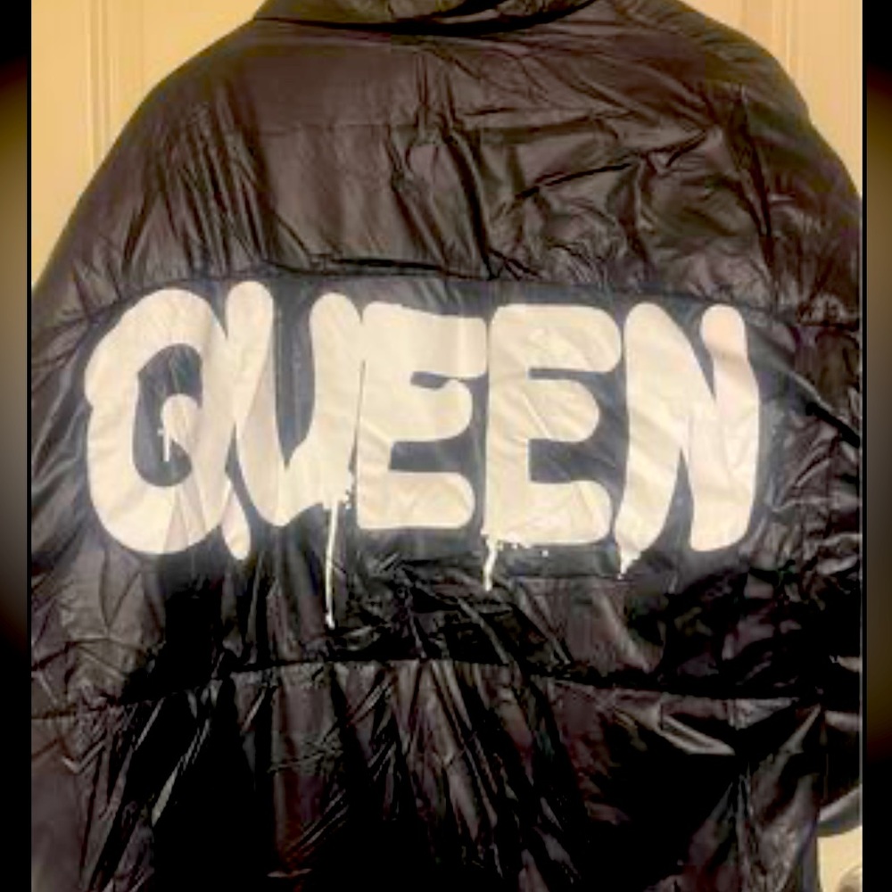 'Queen' print oversized padded jacket Size M
